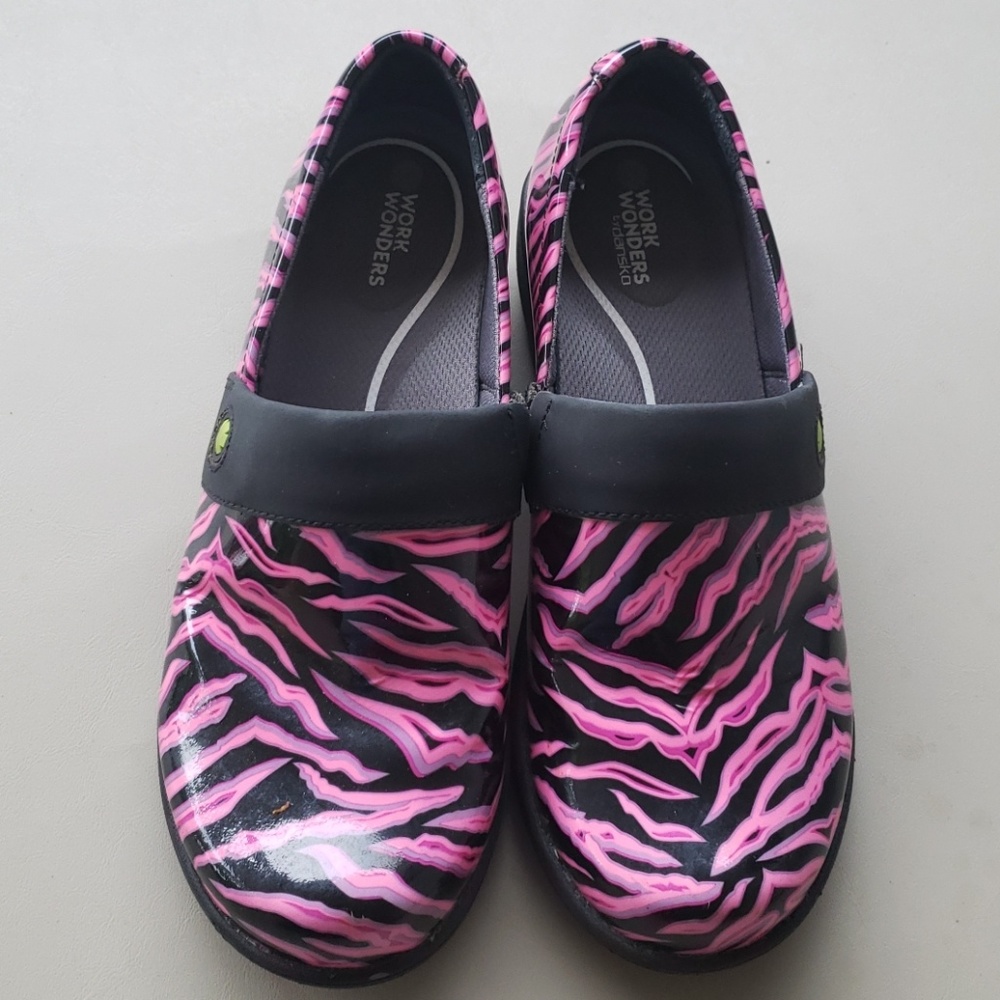 Work wonders clogs